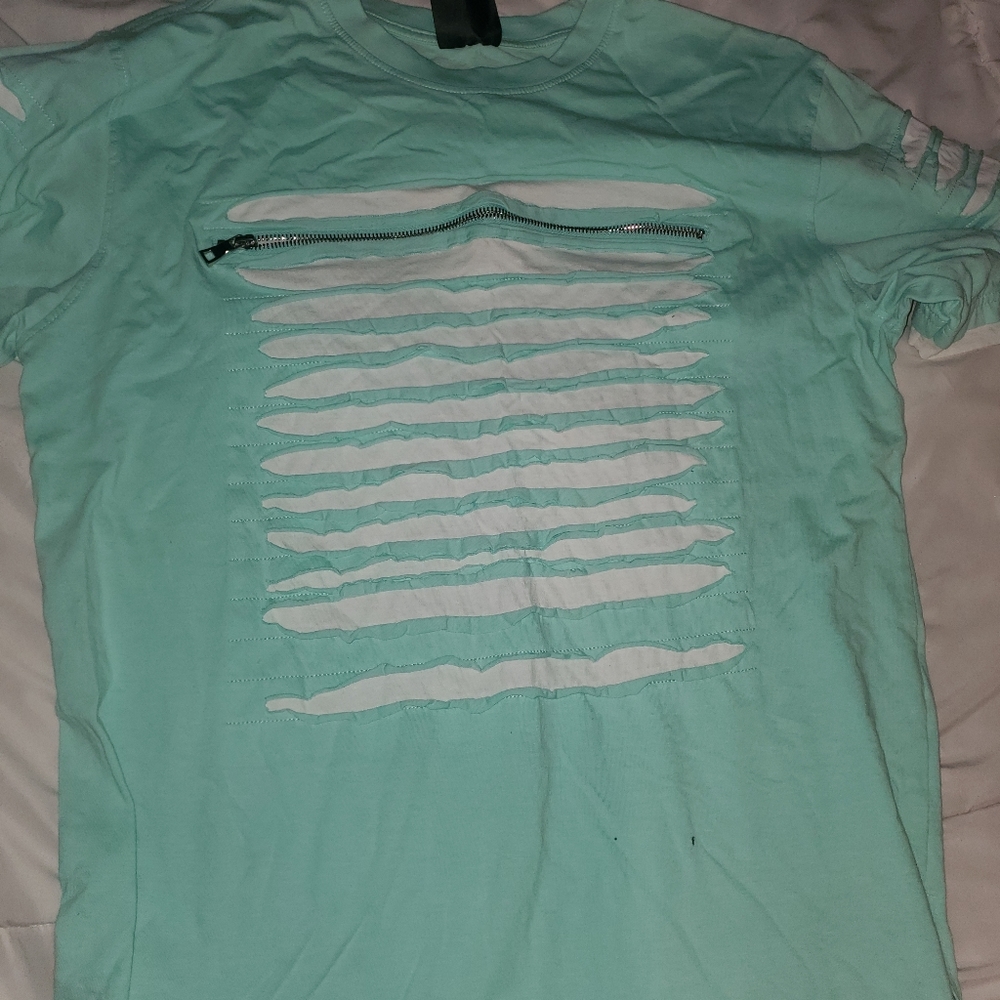 Ripped T shirt with zippers